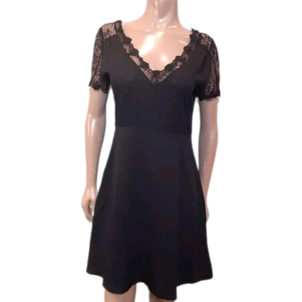 AXARA Paris Fit & Flare Dress Short Sleeve Scalloped Lace Spliced LBD Size Large